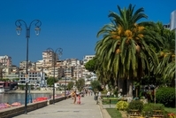 Die Promenade an der Küste von Saranda