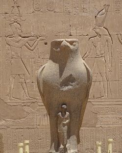 Edfu, Horusstatue, Horustempel, Ägypten, Rundreise Ägypten