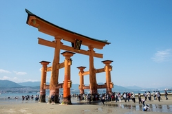 Tori Tor, Japan