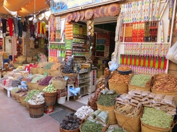 Ein typischer Markt mit Obst und Gemüse in Kairo