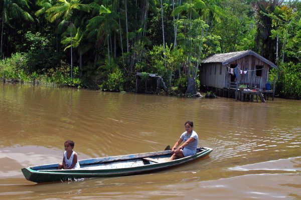 Boot auf dem Amazonas Boot, Einheimische, Amazonas, brasilien reise