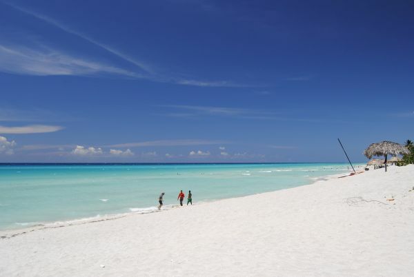 Am kilometerlangen Sandstrand von Varadero verbringen wir entspannte Tage. Varadero, Sandstrand