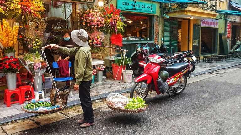 Im wuseligen Hanoi gibt es an jeder Straßenecke etwas Neues zu entdecken.