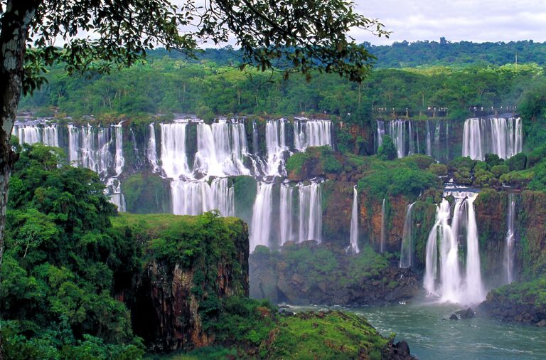 Die Iguazú-Wasserfälle Iguazú-Wasserfälle, Brasilien, Argentinien, Familienreise Argentinien, Familienreise Brasilien