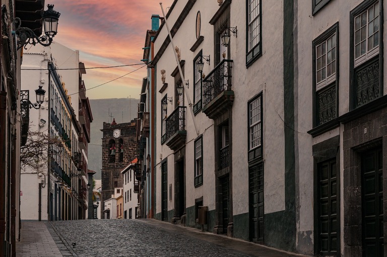 Spazieren Sie durch die Gassen von Santa Cruz de la Palma.