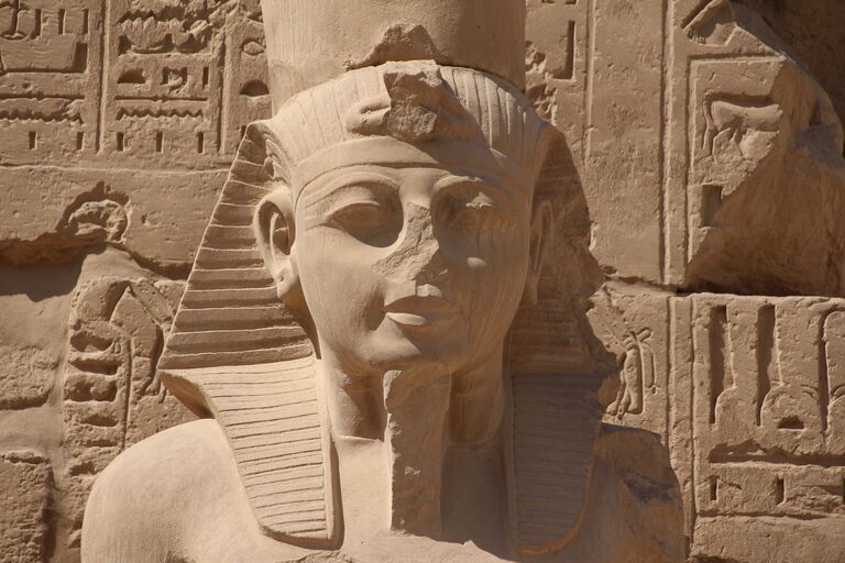 Tempelkomplex Karnak Tempel, Statue, Ruine, Familienreise Ägypten, urlaub mit kindern ägypten
