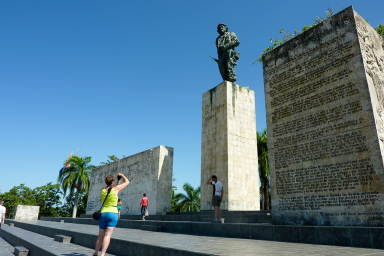 Das eindrucksvolle Monument zu Ehren Ché Guevaras in Santa Clara. Monument Ché Guevara