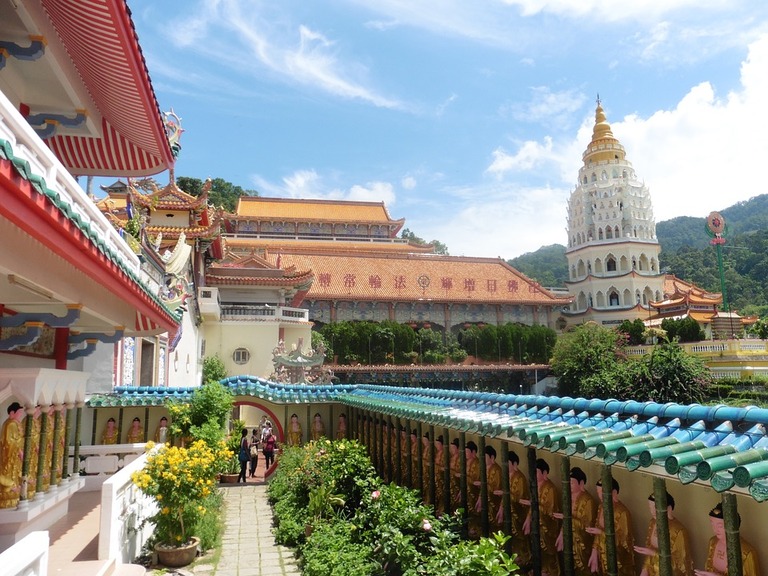 Die chinesisch-buddhistische Kultstätte Kek Lok Si auf der Insel Penang. Djoser Malaysia Penang Kek Lok Si
