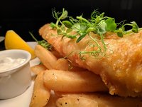 Djoser_Großbritannien_Wales_Mahlzeiten_Fish&Chips