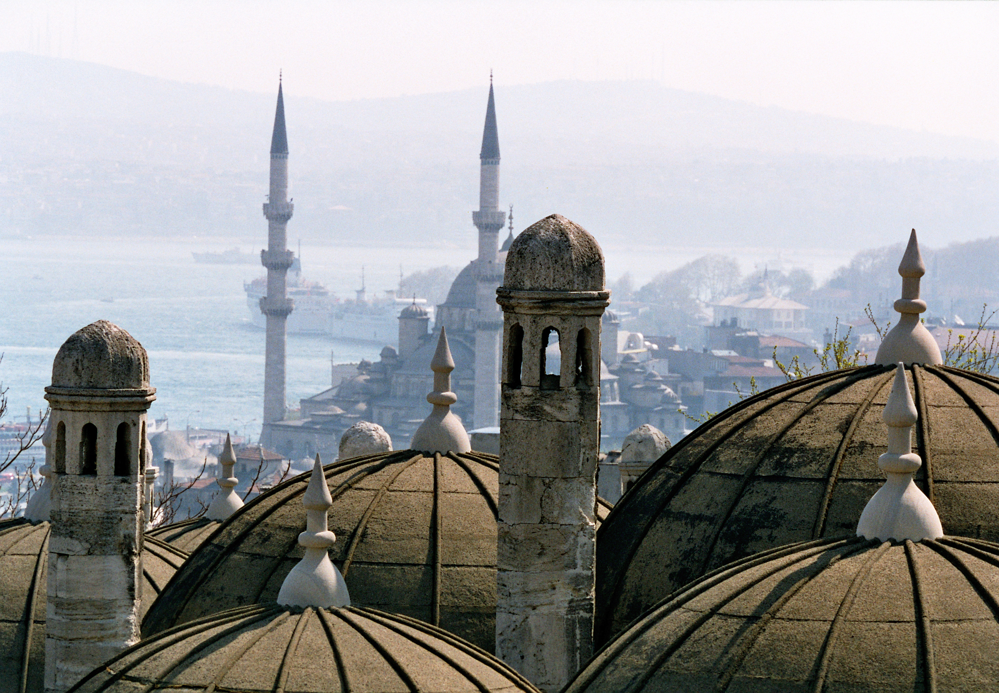 View over the Bosporus at Istanbul Istanbul Turkey_FOC_DJNL